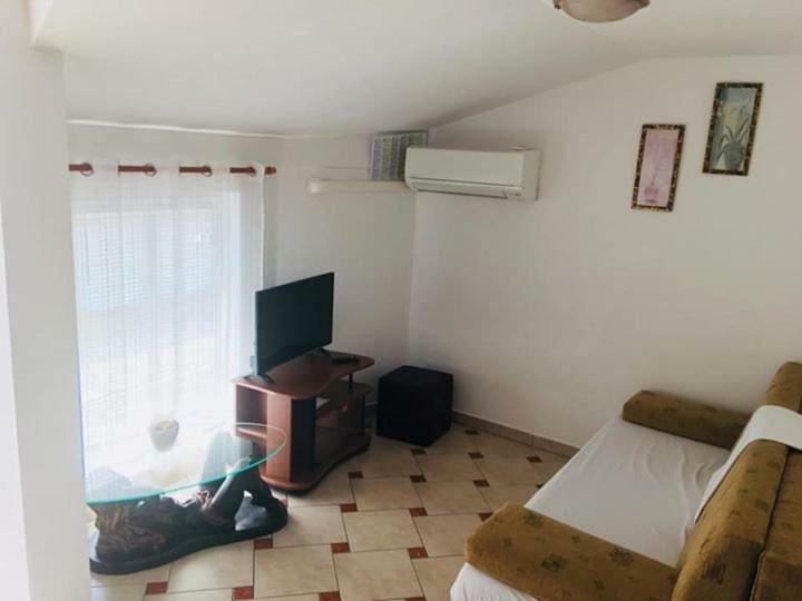 Apartmani Djura 塞尔瑟 外观 照片