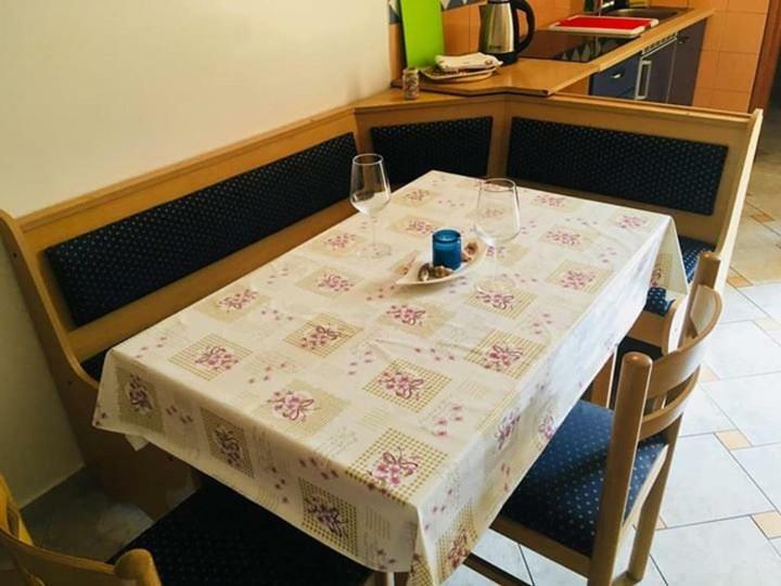 Apartmani Djura 塞尔瑟 外观 照片